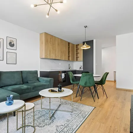 Lam Discovery Ac - Balcony * Bratislava