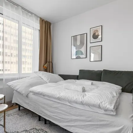 Lam Discovery Ac - Balcony * Bratislava