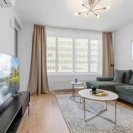 Lam Discovery Ac - Balcony Daire Bratislava